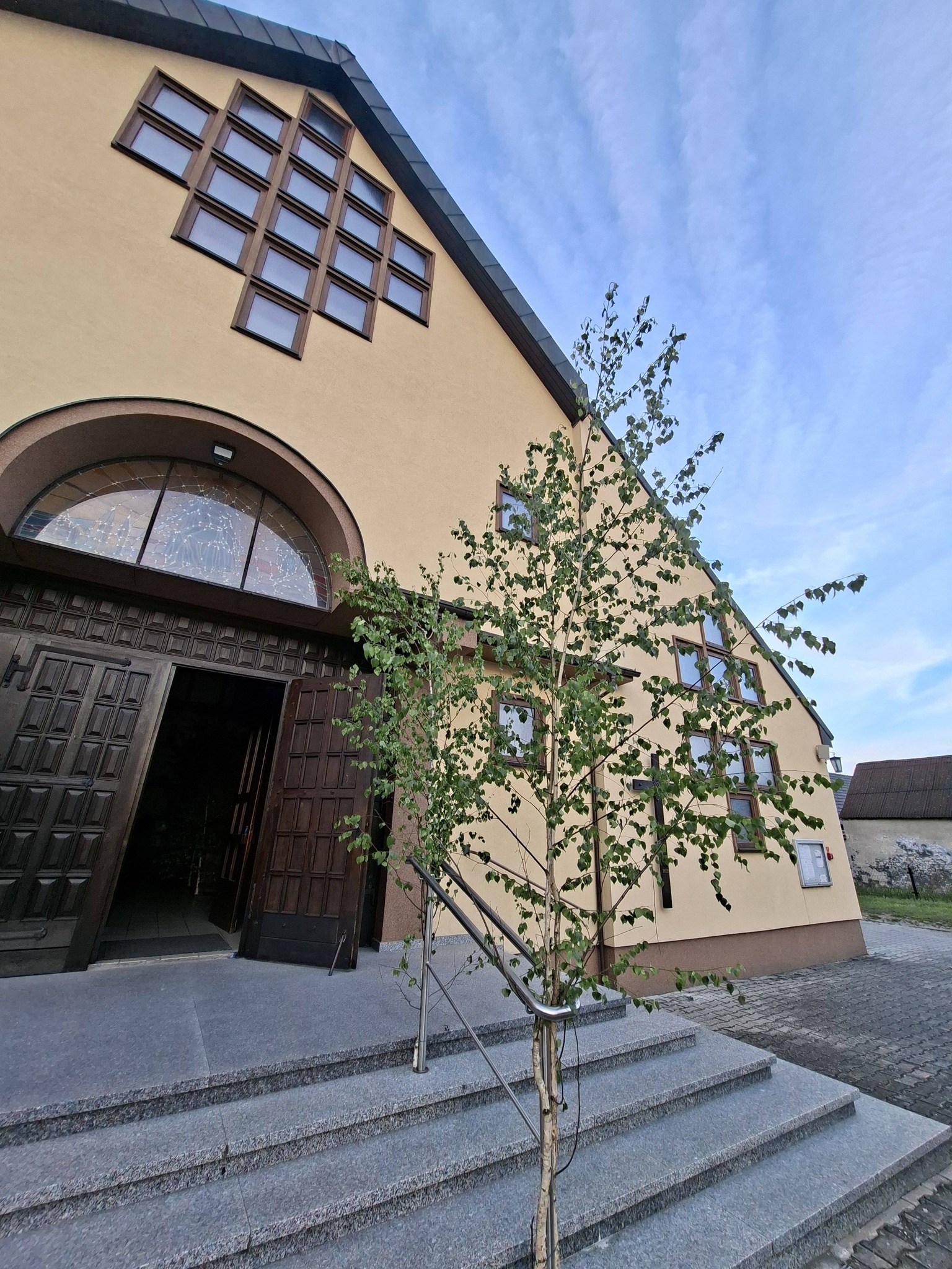 Wystrój kościoła na Uroczystość Zesłania Ducha Świętego